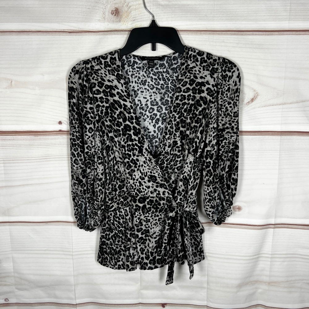 Banana Republic Wrap Top Womens PXXS Gray Leopard Print V-Neck Side Tie Classic